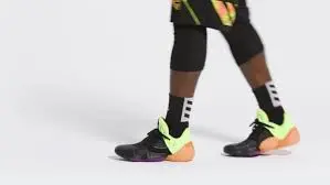 Alternative view of Giày Adidas Harden Vol 4. 'Two Tone' FV4713