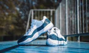 Giày Nike Air Jordan 11 Retro Low 'Navy Snakeskin' 2019 CD6846-102 - Ảnh 2