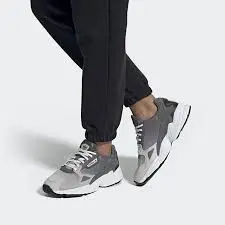 Alternative view of Giày Adidas Wmns Falcon 'Grey' EE5106