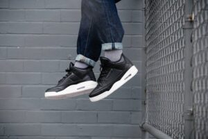 Alternative view of Giày Nike Air Jordan 3 'Cyber Monday' 136064-020