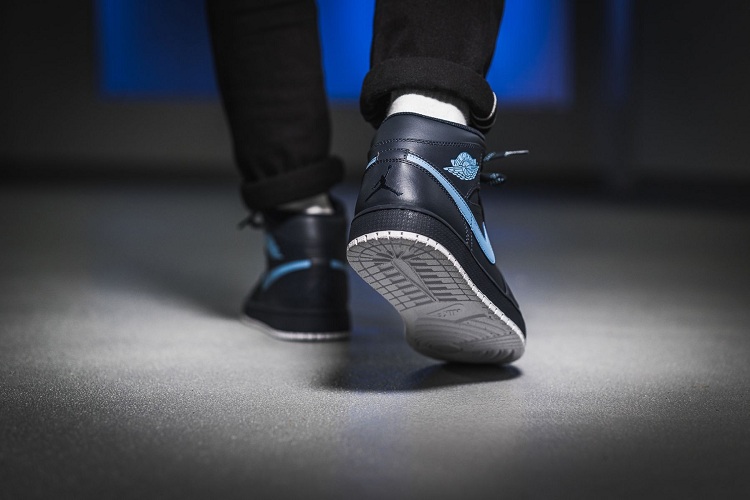 Giày Nike Air Jordan 1 Mid 'Obsidian University' 554724-405 - Ảnh 2