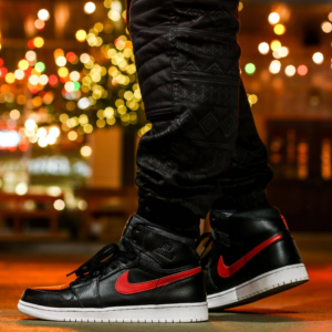 Alternative view of Giày Nike Air Jordan 1 Retro High 'Rare Air' 332550-012