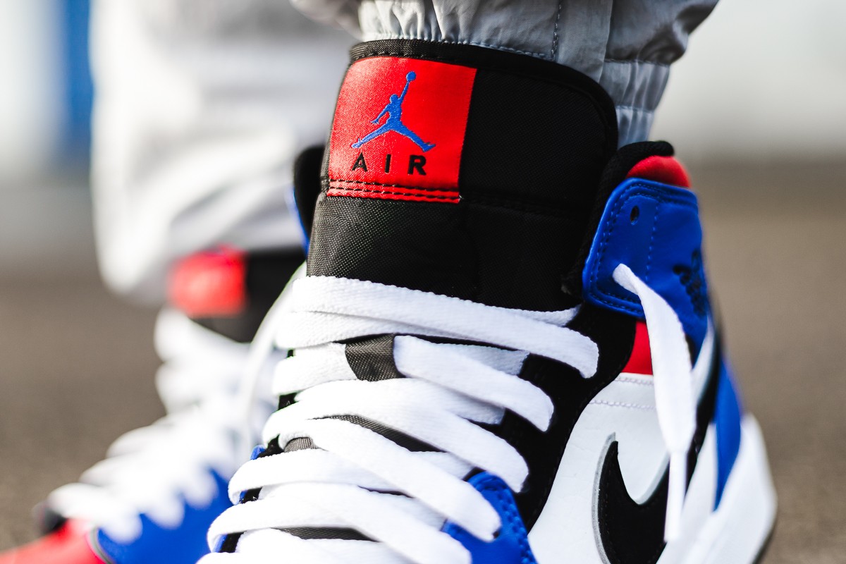 Giày Nike Air Jordan 1 Mid 'Top 3' 554724-124 - Ảnh 4