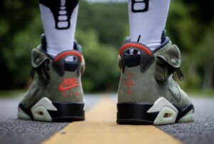 Alternative view of Giày Nike Travis Scott x Air Jordan 6 Retro 'Olive' CN1084-200