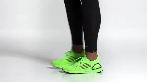 Alternative view of Giày Adidas Ultraboost 20 'Signal Green' EG0710