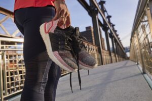 Alternative view of Giày Adidas Ultra Boost 19 'Bat Orchid' G26129