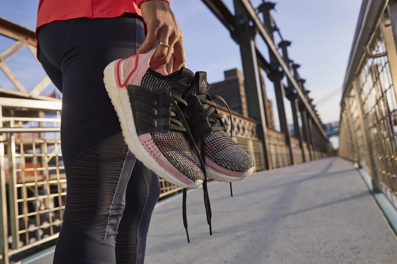 Alternative view of Giày Adidas Ultra Boost 19 'Bat Orchid' G26129