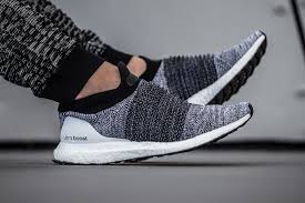 Alternative view of Giày Adidas UltraBoost Laceless 2.0 'Legend Ink' BB6135