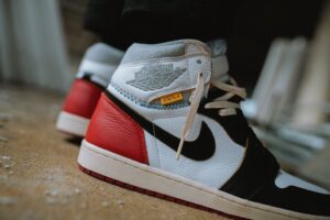 Alternative view of Giày Nike Union LA x Air Jordan 1 Retro High NRG 'Black Toe' BV1300-106