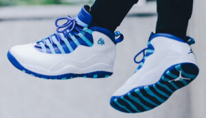 Alternative view of Giày Nike Air Jordan 10 Retro 'Charlotte Hornets' 310806-107