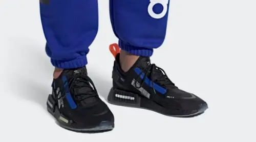Alternative view of Giày Adidas NMD_R1 Spectoo 'Core Black' FZ3201
