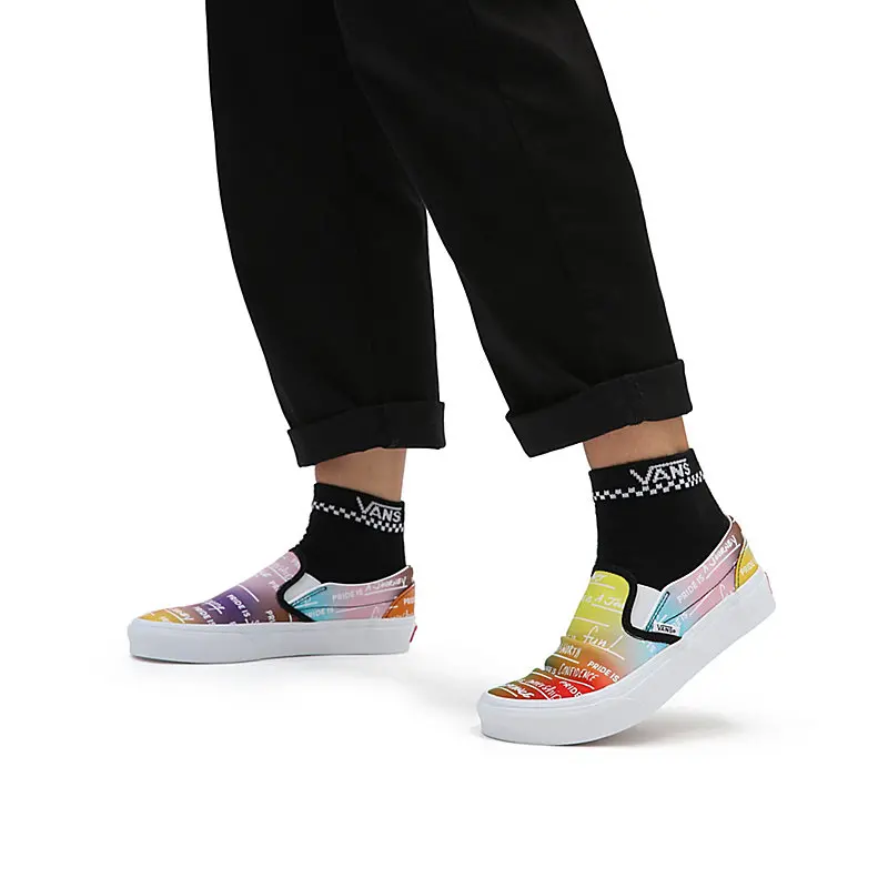 Giay Vans Classic Slip On 'Pride' VN000XG8ASA