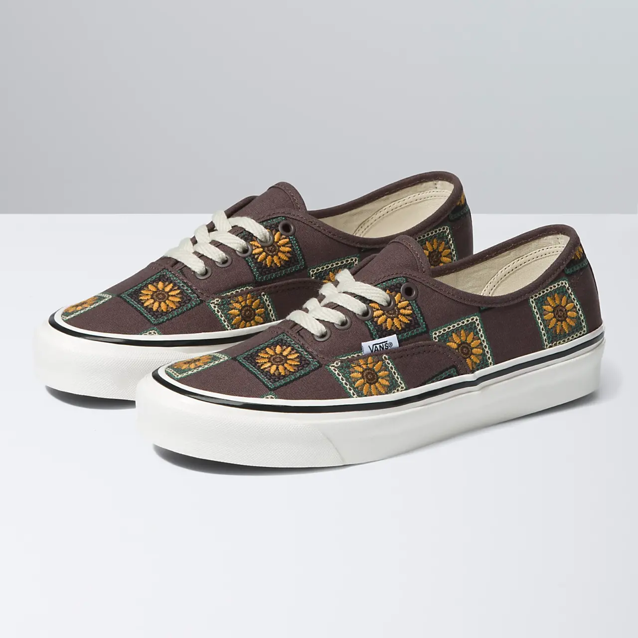 Giay Vans Authentic 44 DX 'Granny Chocolate' VN0A7Q5CCHC