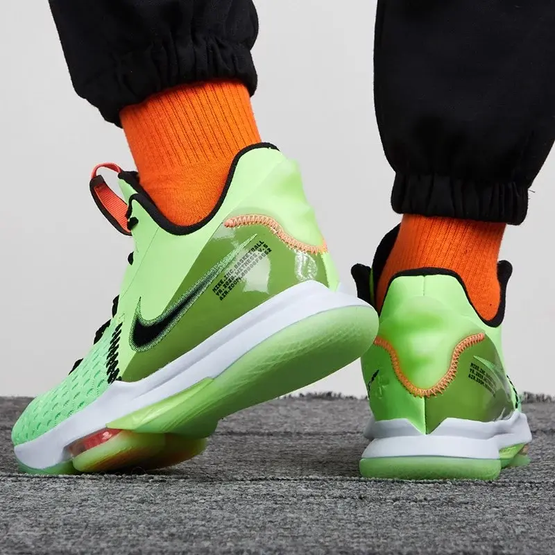 Alternative view of Giày Nike LeBron Witness 5 EP 'Grinch' CQ9381-300