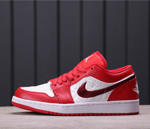 Giày Nike Air Jordan 1 Low SE 'Red Quilt' (GS) DB3621-600 - Ảnh 6