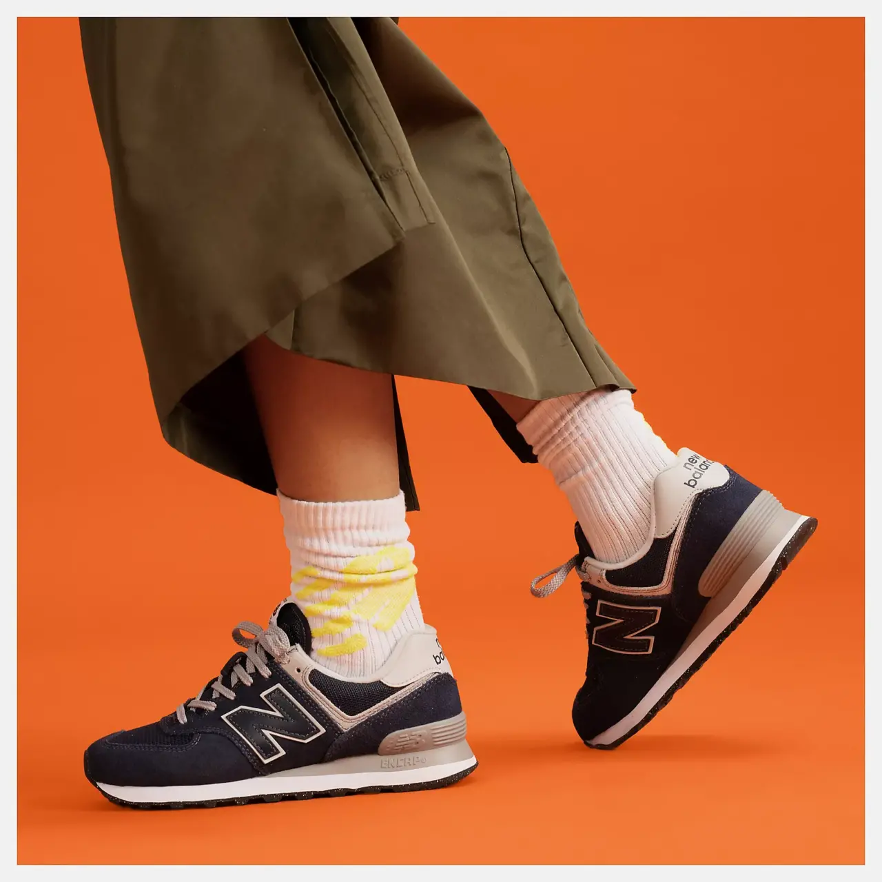 Alternative view of Giày New Balance 574 Classic 'Navy Blue' WL574EVN
