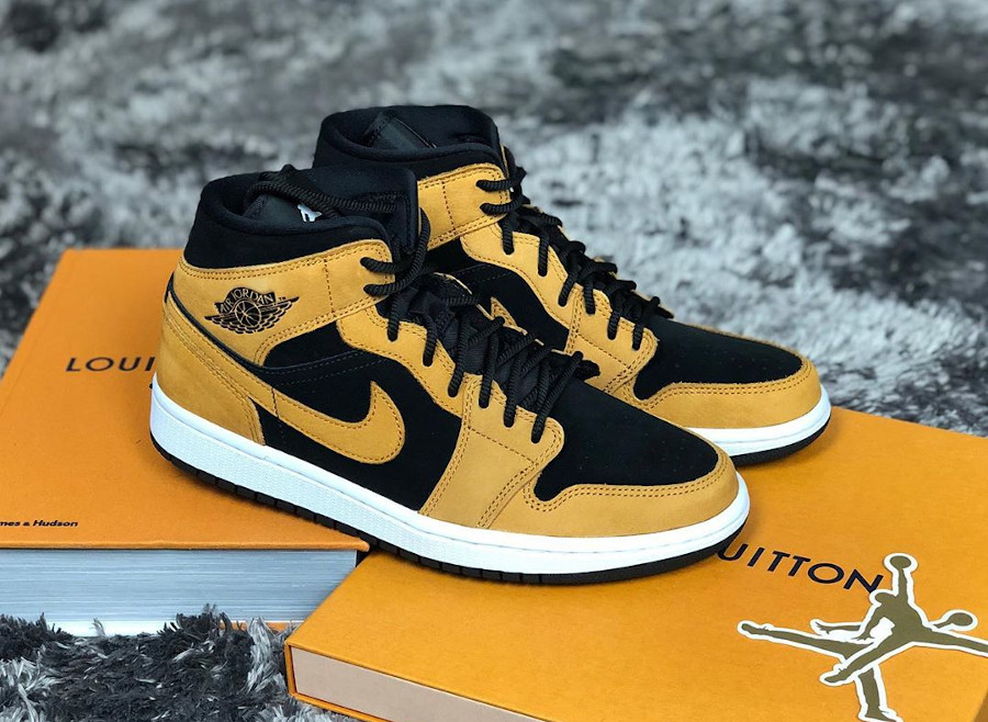 Giày Nike Wmns Air Jordan 1 Mid SE 'Desert Ochre' DB5453-700 - Ảnh 2