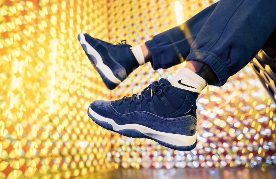 Giay Nike Air Jordan 11 Retro 'Midnight Navy Velvet' AR0715-441