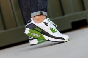 Alternative view of Giày Nike Air Max 90 'Recraft Chlorophyll' CT4352-102