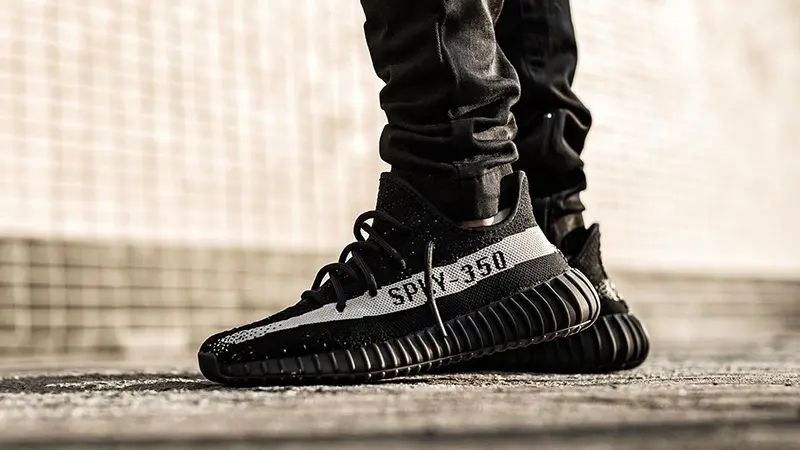 Alternative view of Giày Adidas Yeezy Boost 350 V2 'Green' BY9611