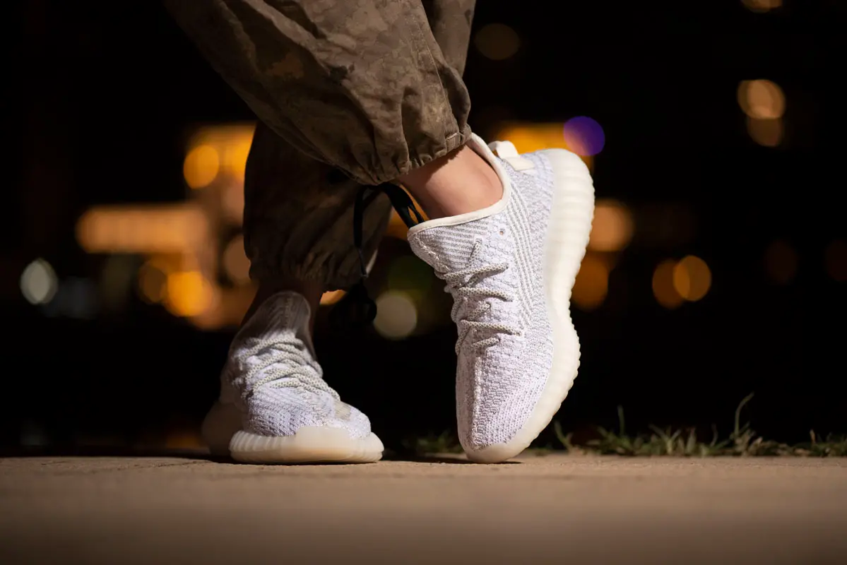 Alternative view of Giày Adidas Yeezy Boost 350 V2 'Static Reflective' EF2367