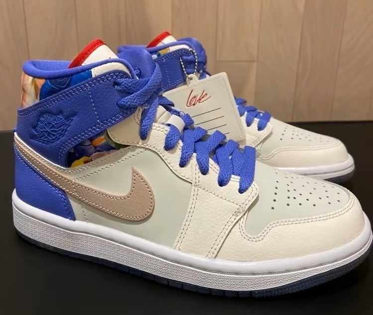 Giay Nike Air Jordan 1 Mid 'Floral' FD4331-121