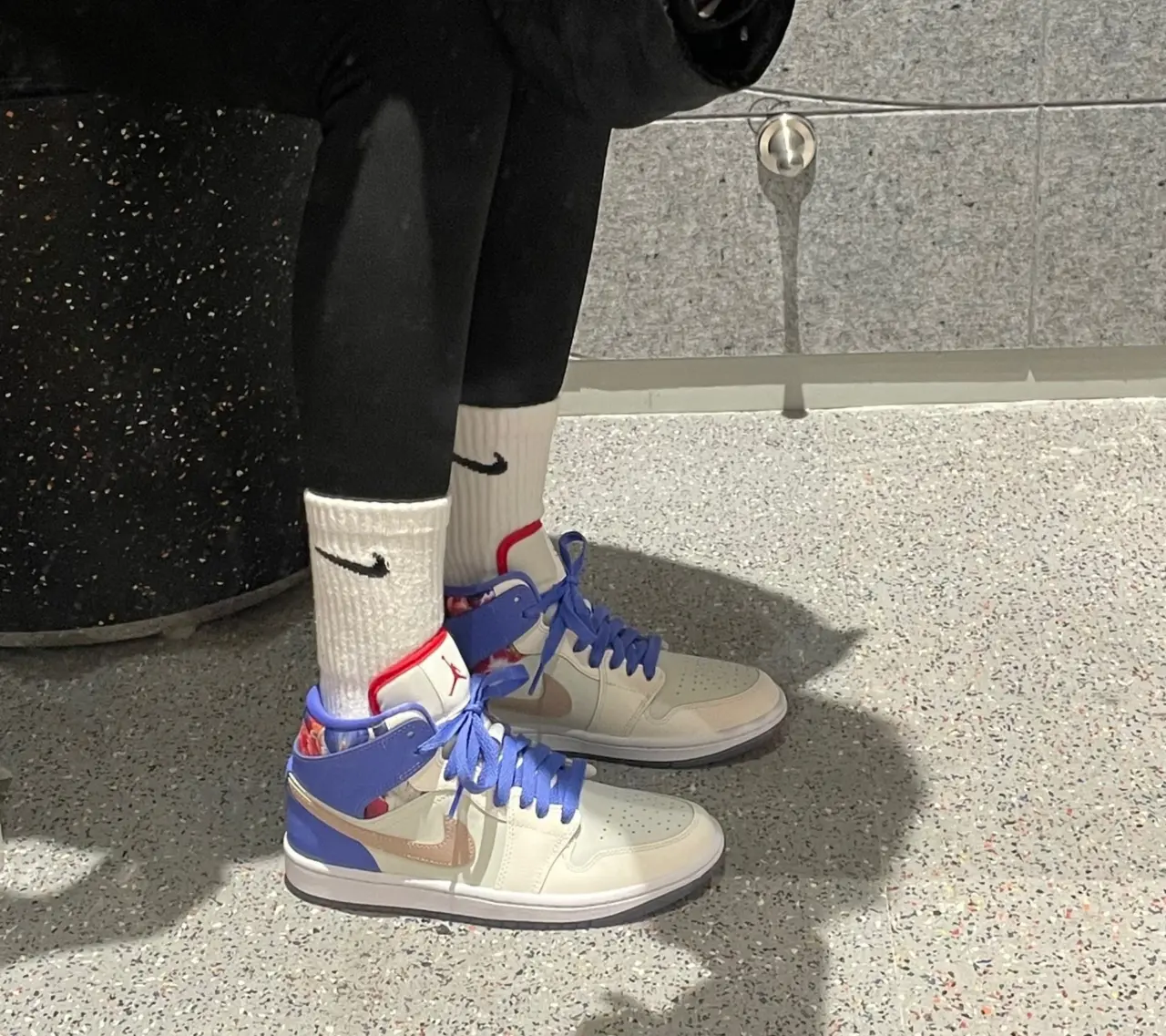 Giay Nike Air Jordan 1 Mid 'Floral' FD4331-121