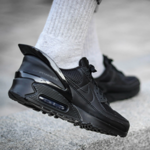Alternative view of Giày Nike Air Max 90 FlyEase GS 'Triple Black' CV0526-002