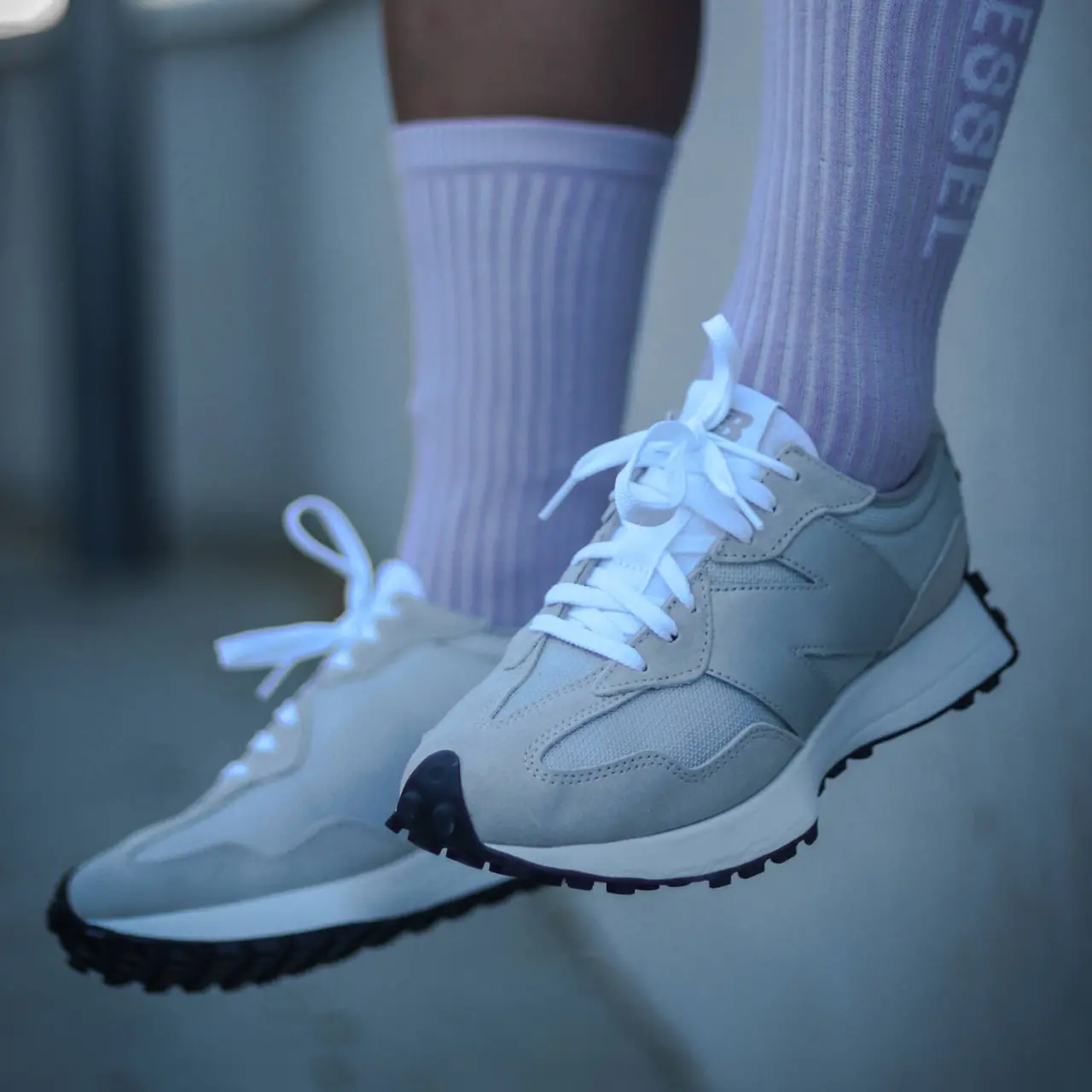 Alternative view of Giày New Balance 327 'Rain Cloud Metallic Silver' MS327MA1