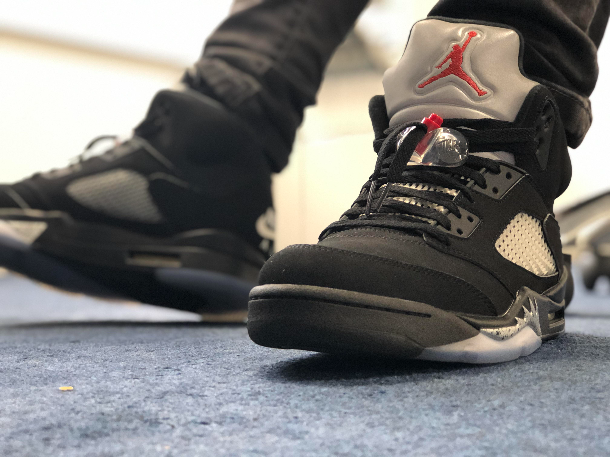 Giày Nike Air Jordan 5 Retro 'Metallic' 2011 136027-010 - Ảnh 4