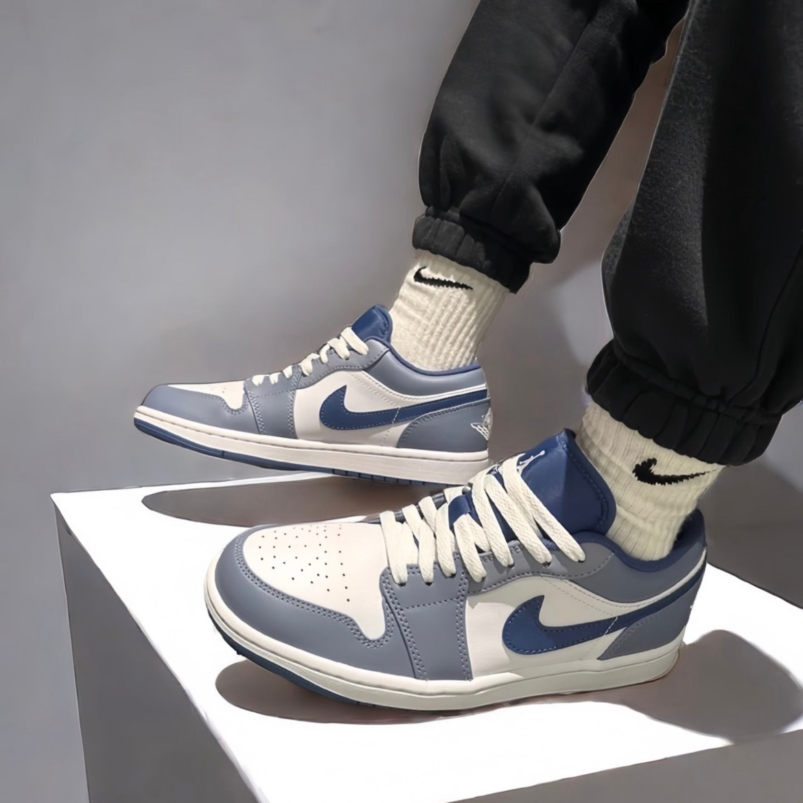 Giày Nike Air Jordan 1 Low 'Ashen Slate' 553558-414 - Ảnh 4