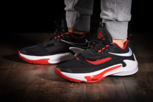 Giay Nike Zoom Freak 3 'Bred' DA0694-003