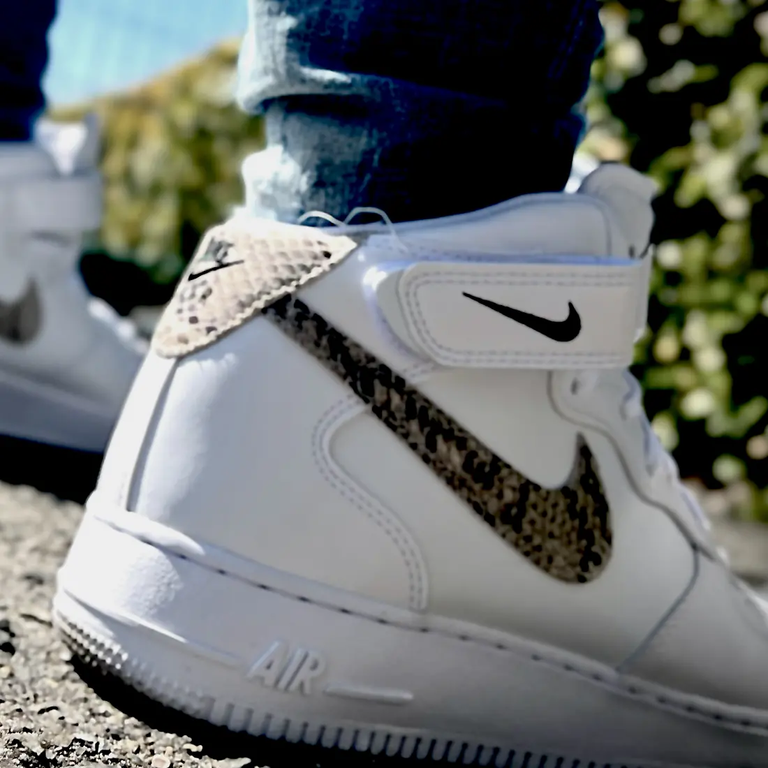 Giay Nike Air Force 1 '07 Mid 'Snakeskin Swoosh' DD9625-101
