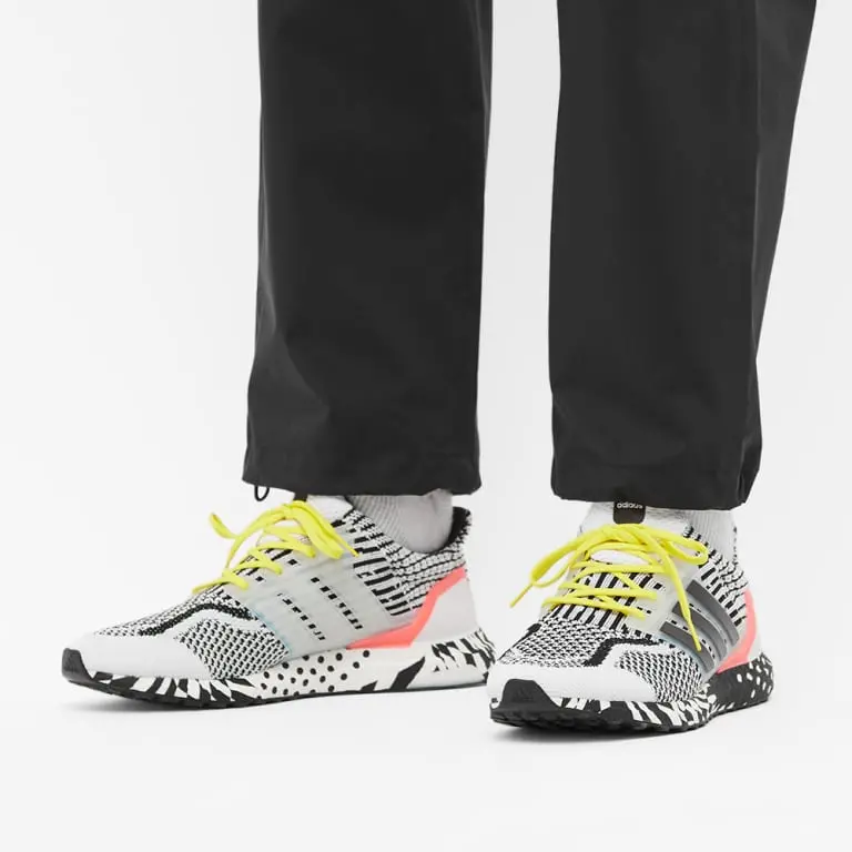 Giay Adidas UltraBoost 5.0 DNA 'Multi Pattern - White Black' GY0326