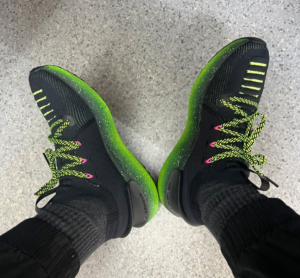 Giay Under Armour HOVR Phantom 3 Amp 'Black Lime' 3026814-001