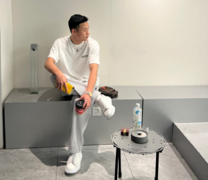 Alternative view of Giày Alexander McQueen Oversized 'White' 2019 553680-WHGP5-9000
