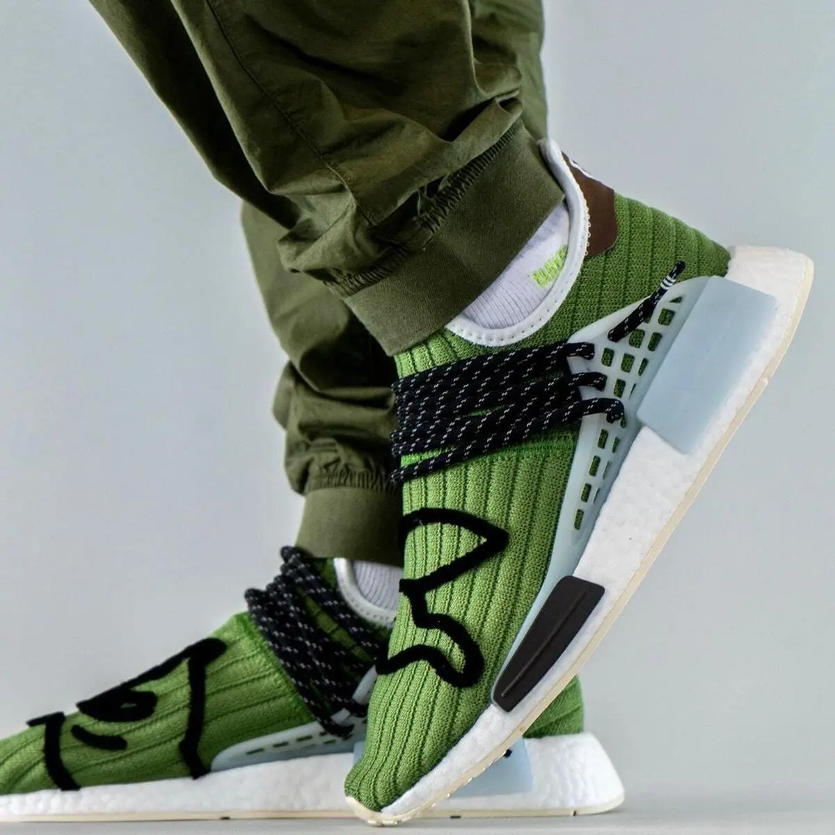 Alternative view of Giày Adidas BBC Ice Cream x Pharrell x NMD Human Race 'Running Dog' GZ1664