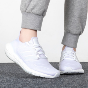 Alternative view of Giày Adidas Ultraboost 22 'White' GX5590