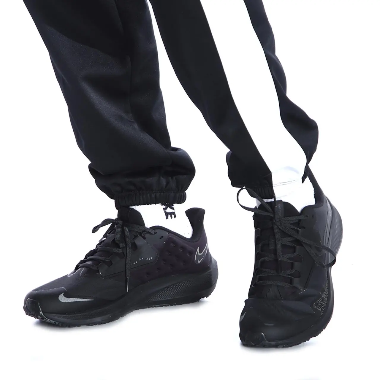 Alternative view of Giày Nike Air Zoom Pegasus 39 Shield 'Black Off Noir' DO7625-001