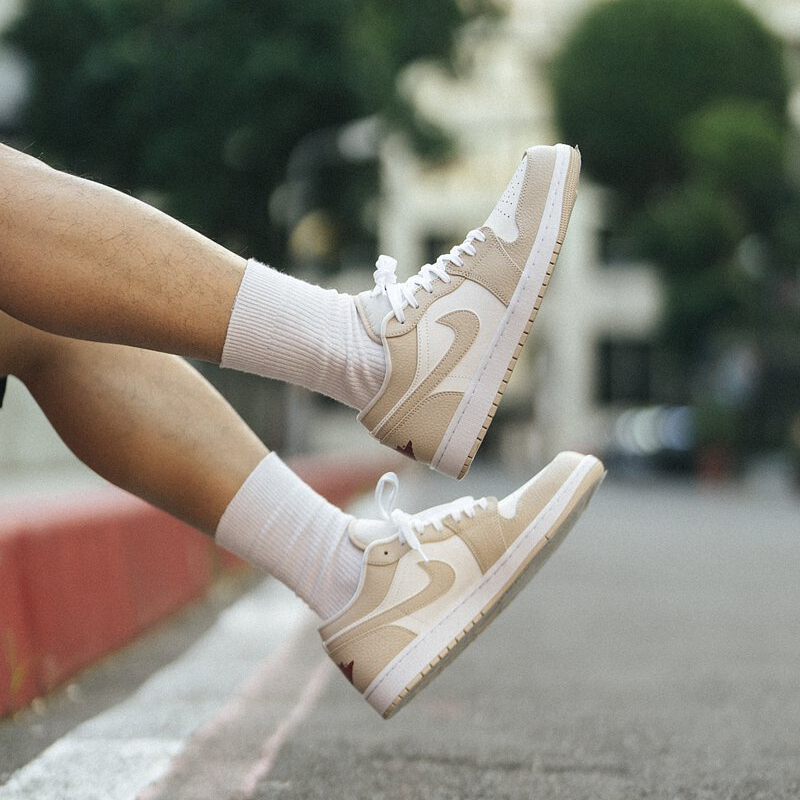 Giày Nike Air Jordan 1 Low SE 'Heavy Tan Leather' FB7168-121 - Ảnh 3