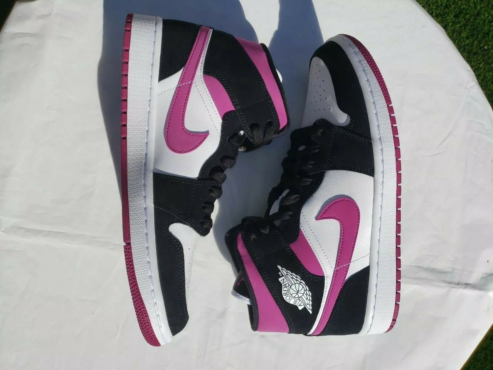 Giày Nike Wmns Air Jordan 1 Mid ‘Cactus Flower’ BQ6472-005 - Ảnh 2