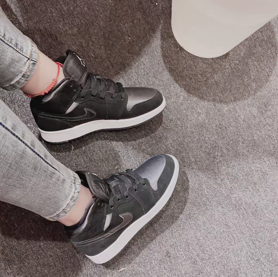 Giày Nike Air Jordan 1 Mid SE GS 'Black Anthracite' BQ6931-012 - Ảnh 5