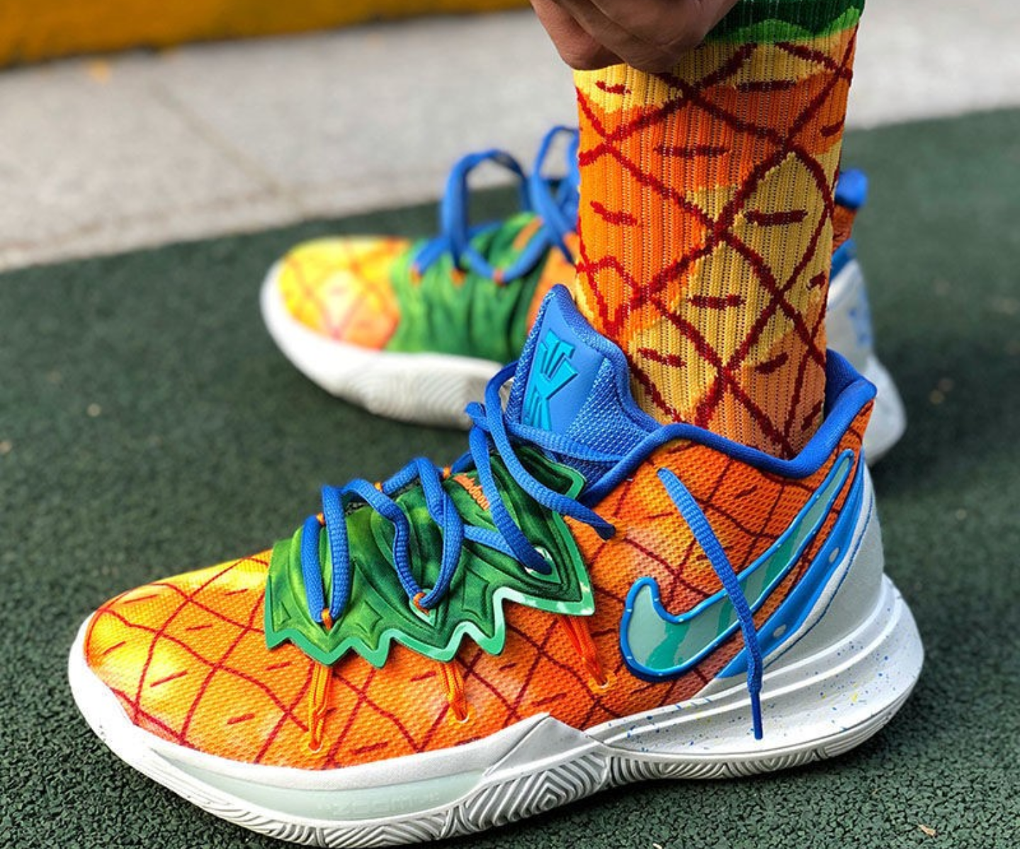 Giày Nike SpongeBob SquarePants x Kyrie 5 'Pineapple House' CJ6951-800 - Ảnh 5