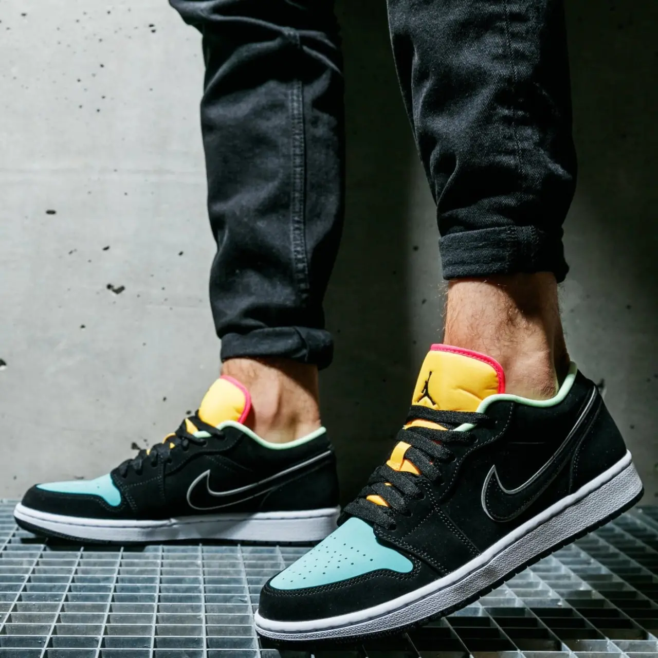 Alternative view of Giày Nike Air Jordan 1 Low SE 'Aurora Green' CK3022-013