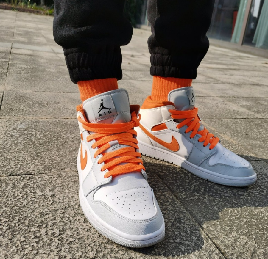 Giày Nike Air Jordan 1 Mid 'Starfish Pure Platinum' CW7591-100 - Ảnh 5