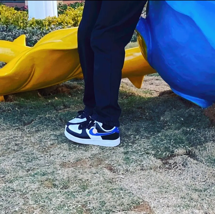 Alternative view of Giày Nike Air Force 1 '07 LV8 'Shooting Stars' DD9784-001