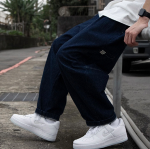 Giay Nike Air Force 1 Low '07 Retro Jewel Swoosh 'Triple White' FN5924-100