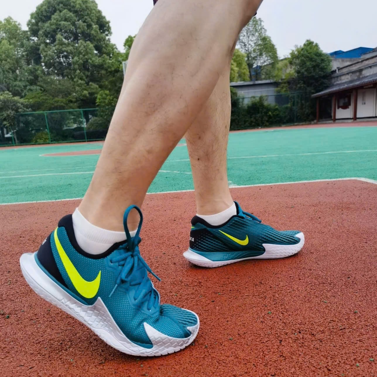 Alternative view of Giày Nike Court Zoom Vapor 'Bright Spruce Atomic Green' DD1579-310