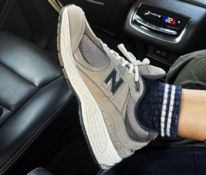 Alternative view of Giày New Balance 2002R 'Warm Alpaca' M2002RAW