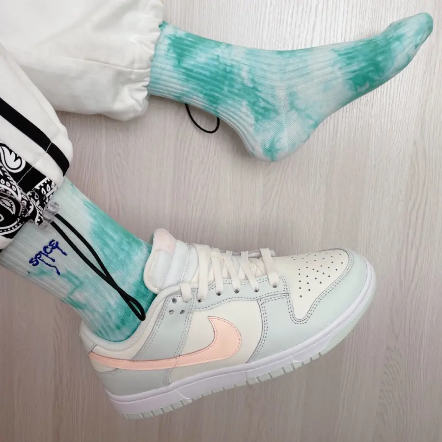Alternative view of Giày Nike Wmns Dunk Low 'Barely Green' DD1503-104